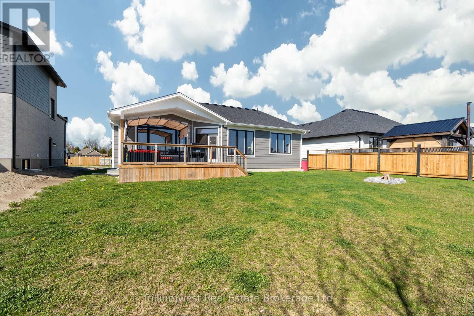 155 Mcleod Street, North Middlesex (Parkhill), ON - Outdoor With Deck Patio Veranda