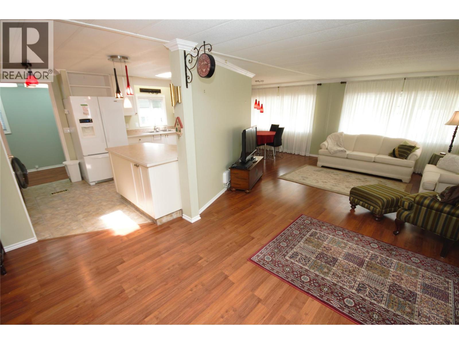 Livingroom - 145 6601 Tucelnuit Drive, Oliver, BC