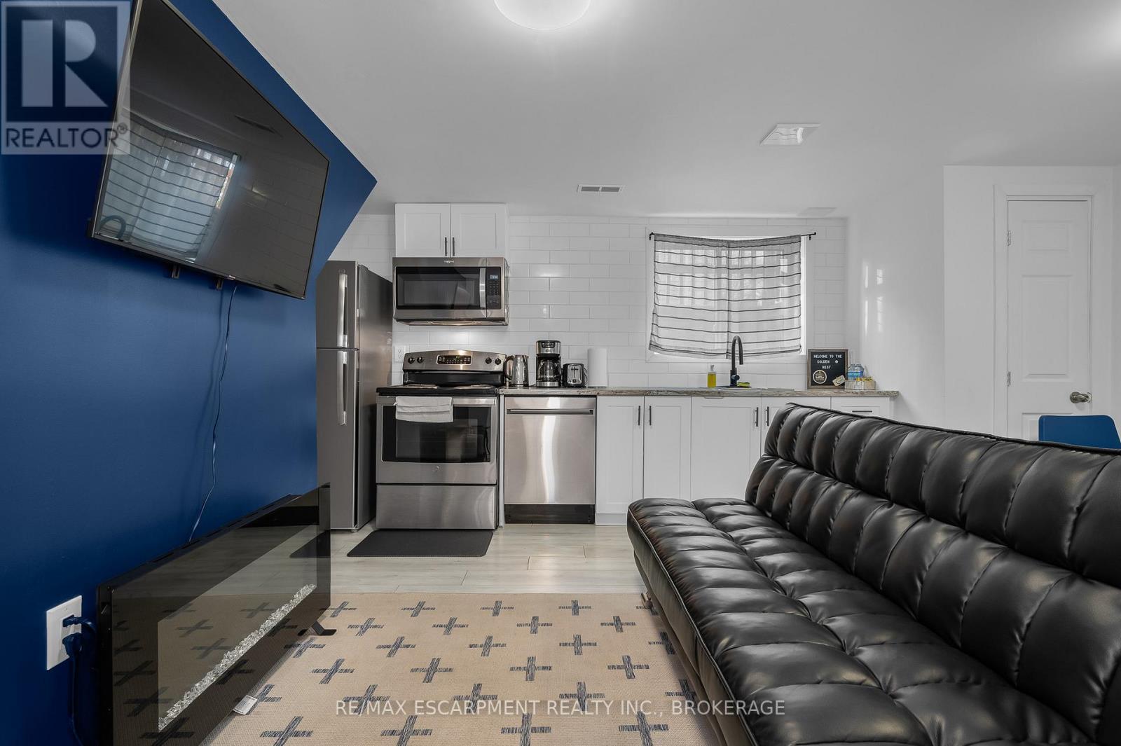 2 - 16 Golden Boulevard E, Welland (Lincoln/Crowland), ON - Indoor Photo Showing Kitchen