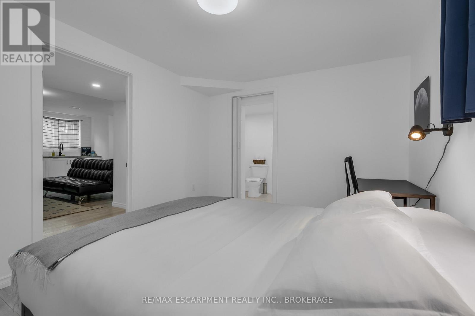 2 - 16 Golden Boulevard E, Welland (Lincoln/Crowland), ON - Indoor Photo Showing Bedroom