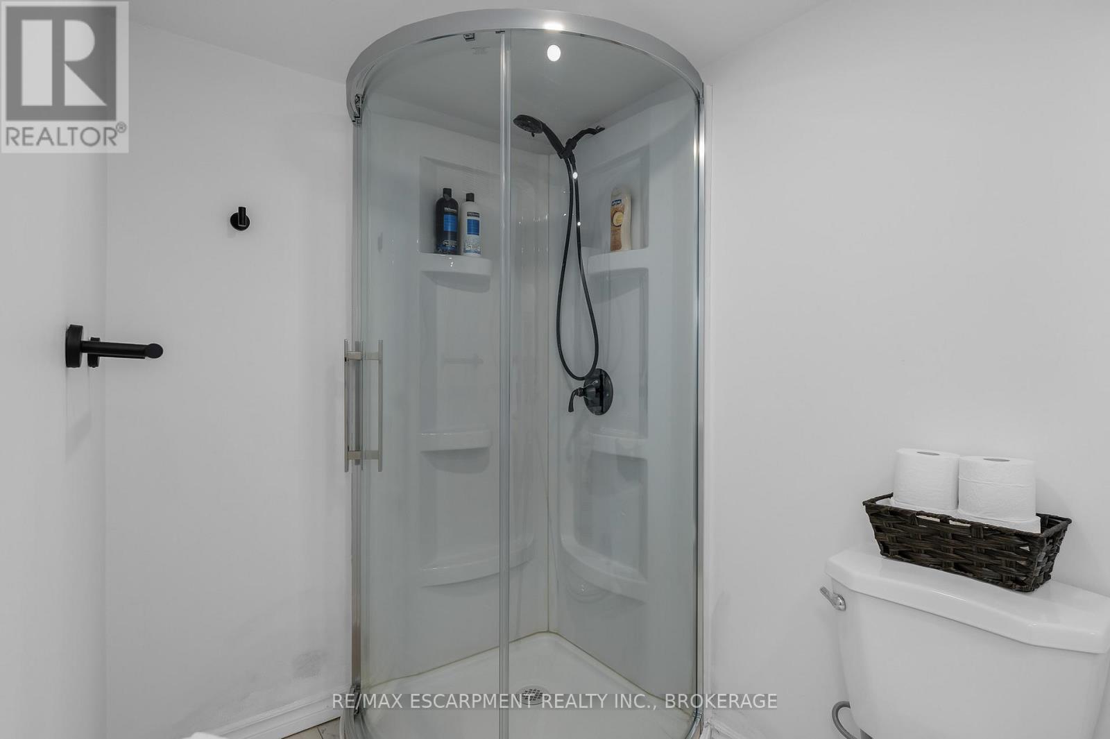 2 - 16 Golden Boulevard E, Welland (Lincoln/Crowland), ON - Indoor Photo Showing Bathroom