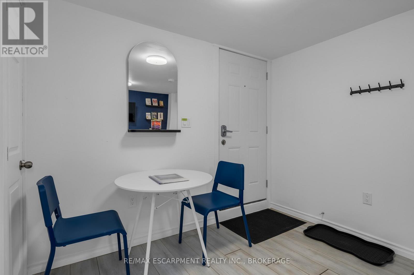 2 - 16 Golden Boulevard E, Welland (Lincoln/Crowland), ON - Indoor