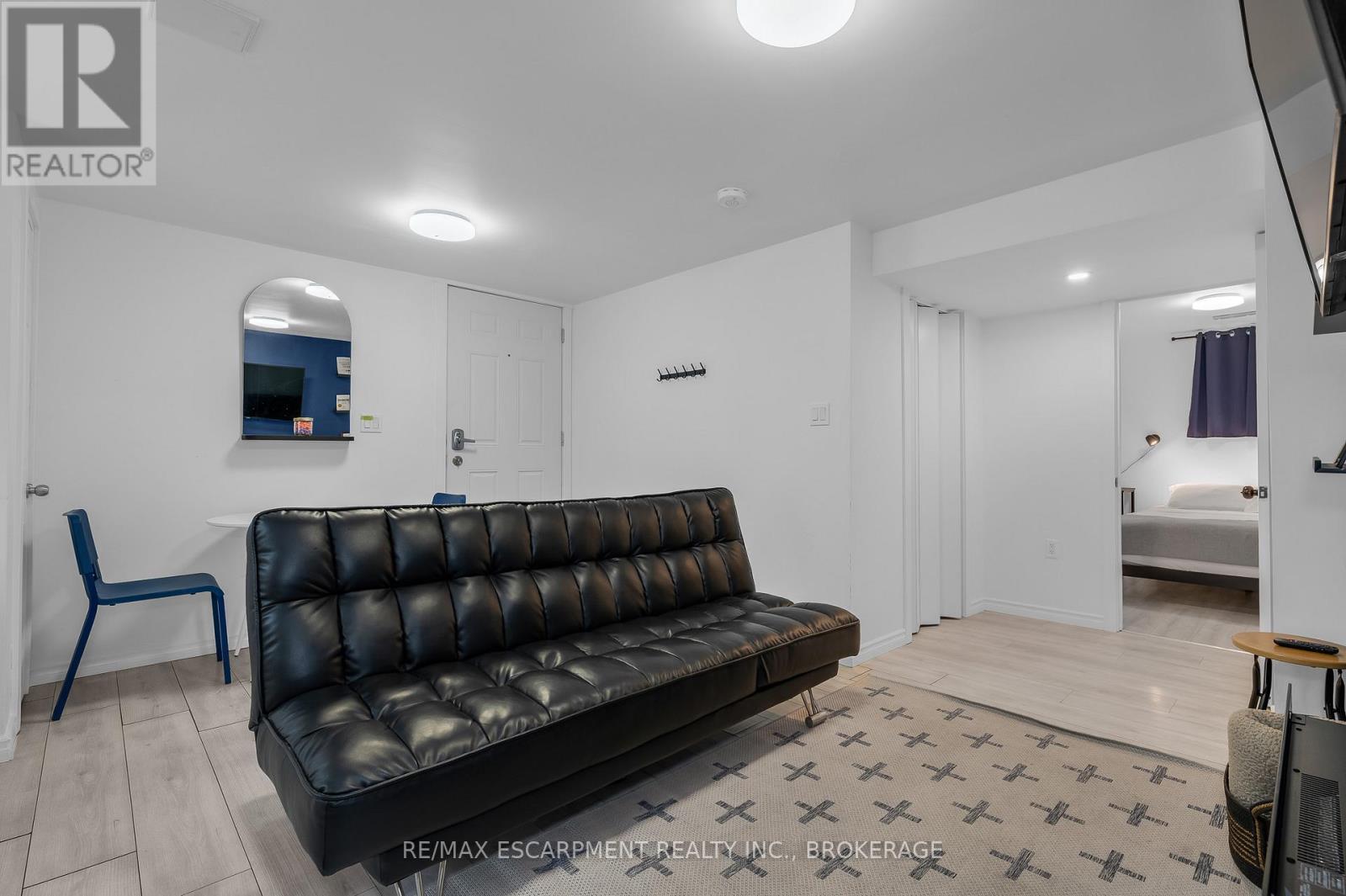 2 - 16 Golden Boulevard E, Welland (Lincoln/Crowland), ON - Indoor Photo Showing Living Room