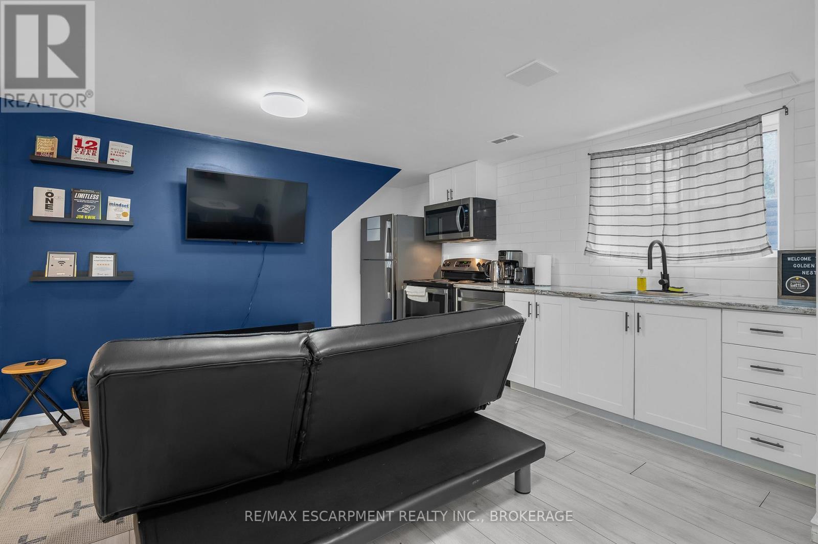 2 - 16 Golden Boulevard E, Welland (Lincoln/Crowland), ON - Indoor Photo Showing Kitchen