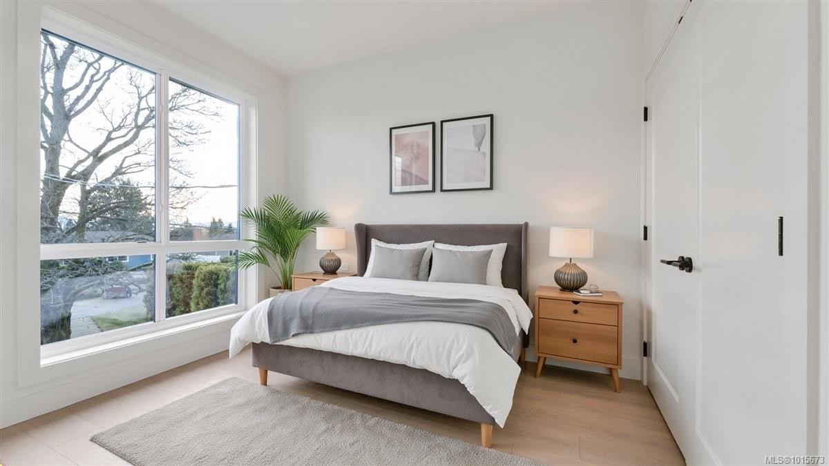 1-588 Whiteside St, Saanich, BC