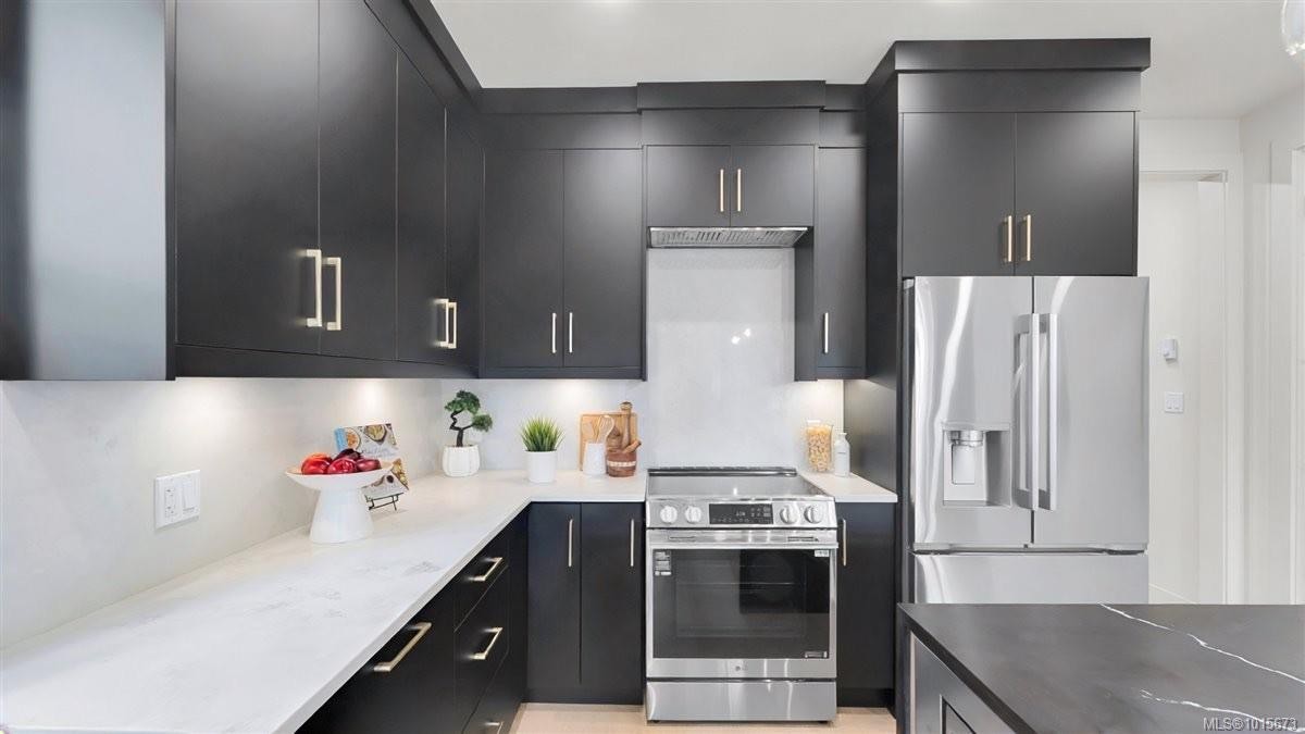 1-588 Whiteside St, Saanich, BC