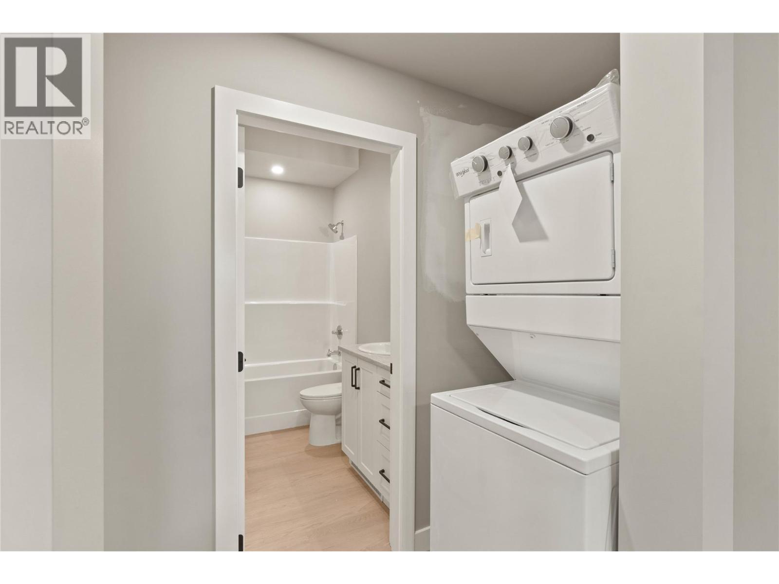 2256 Coldwater Drive, Kamloops, BC - Indoor Photo Showing Laundry Room