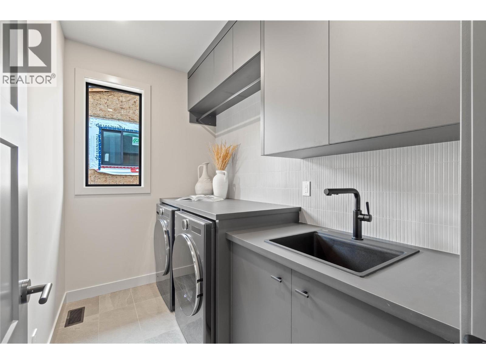 2256 Coldwater Drive, Kamloops, BC - Indoor Photo Showing Laundry Room