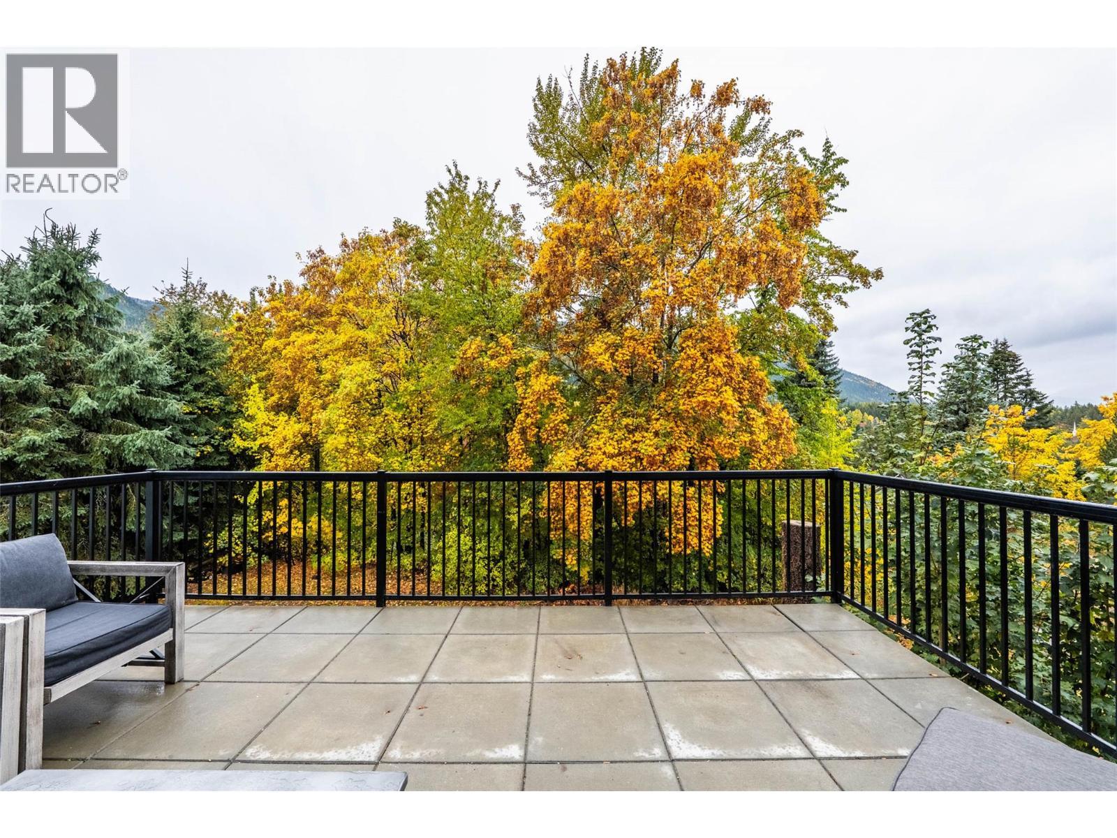2102 Falls Street, Nelson, BC - Outdoor