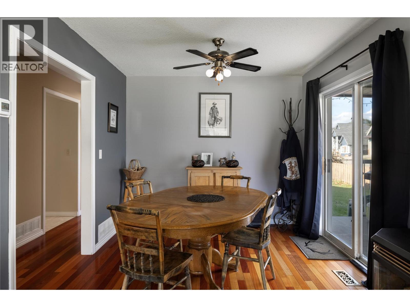 DINING ROOM - 3035 Hayden Drive, Armstrong, BC - Indoor Photo Showing Dining Room