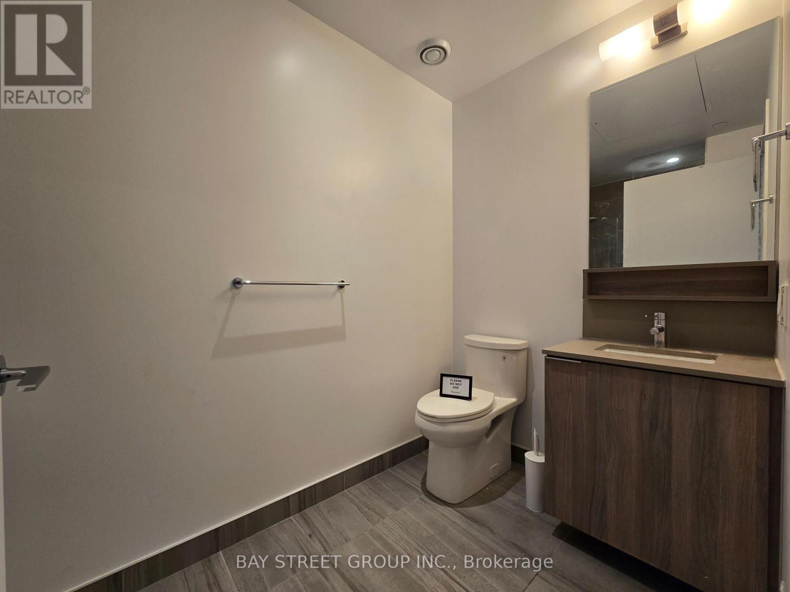 2708 - 950 Portage Parkway, Vaughan, ON - Indoor Photo Showing Bathroom
