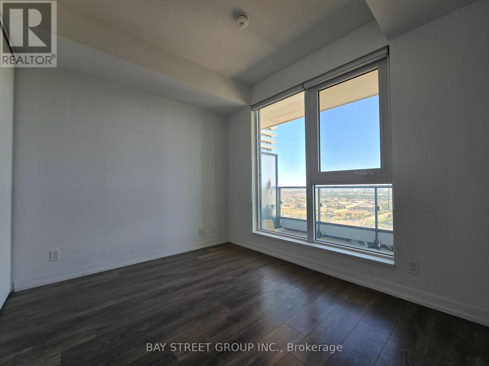 2708 - 950 Portage Parkway, Vaughan, ON - Indoor Photo Showing Other Room