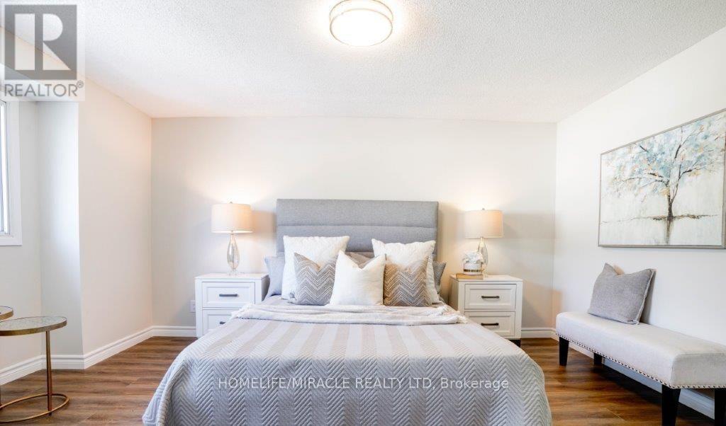 52 - 355 Sandringham Crescent, London South, ON - Indoor Photo Showing Bedroom