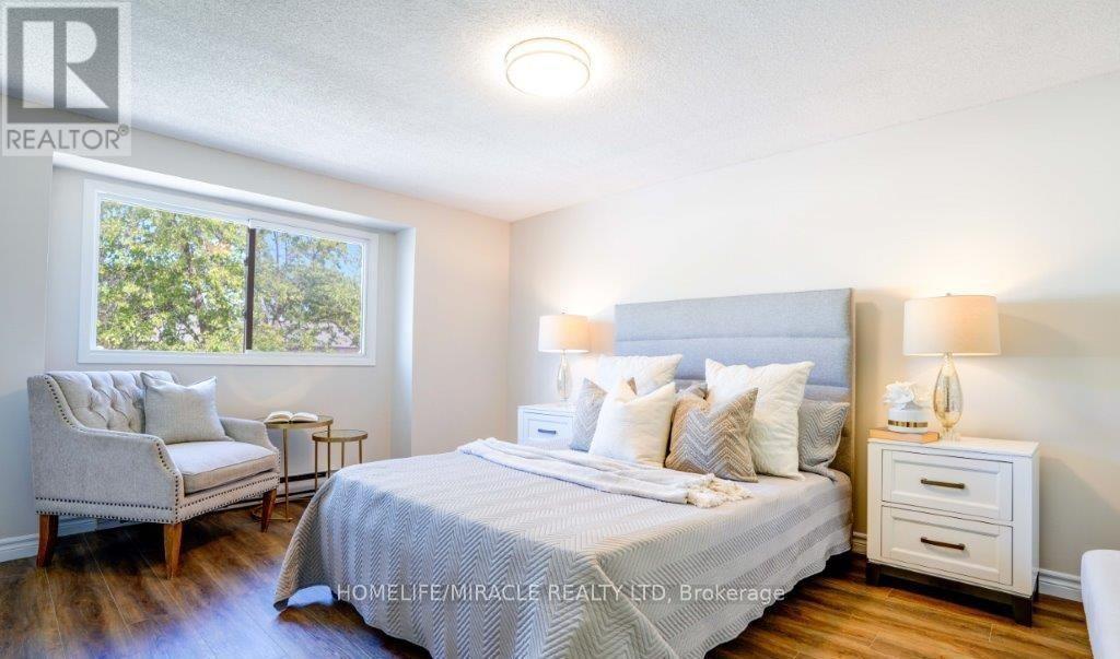 52 - 355 Sandringham Crescent, London South, ON - Indoor Photo Showing Bedroom