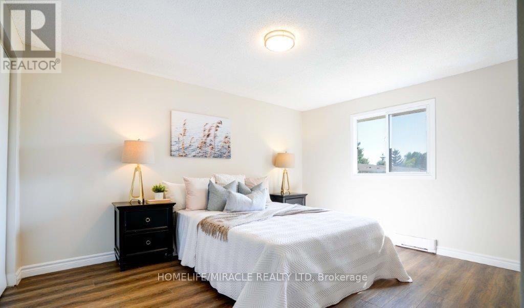 52 - 355 Sandringham Crescent, London South, ON - Indoor Photo Showing Bedroom