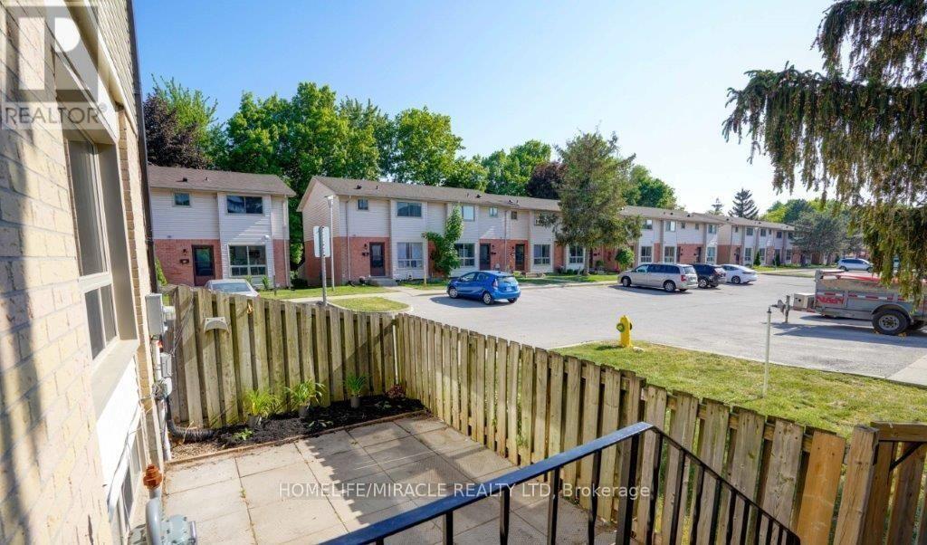 52 - 355 Sandringham Crescent, London South, ON - Outdoor