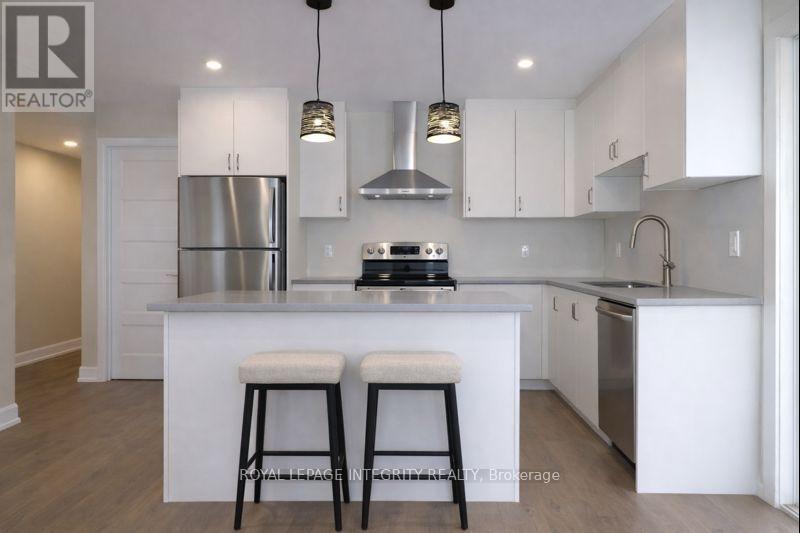 9 Gwynne Avenue, Ottawa, ON - Indoor Photo Showing Kitchen With Upgraded Kitchen