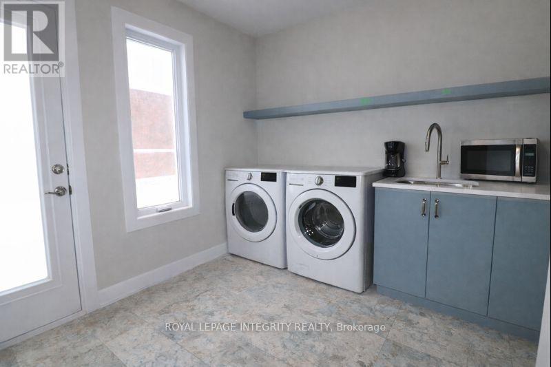 9 Gwynne Avenue, Ottawa, ON - Indoor Photo Showing Laundry Room