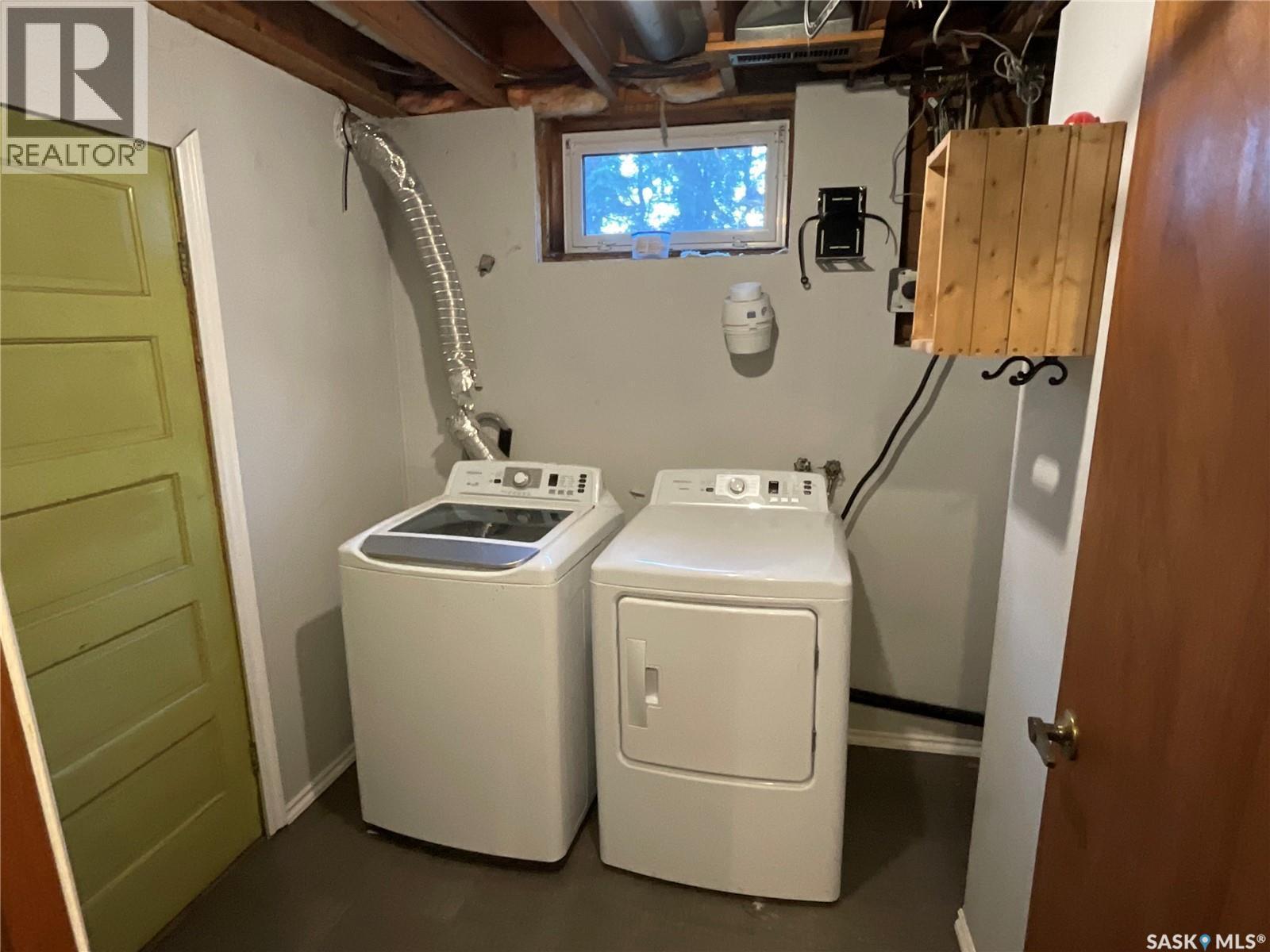 67 Central Street, Weldon, SK - Indoor Photo Showing Laundry Room
