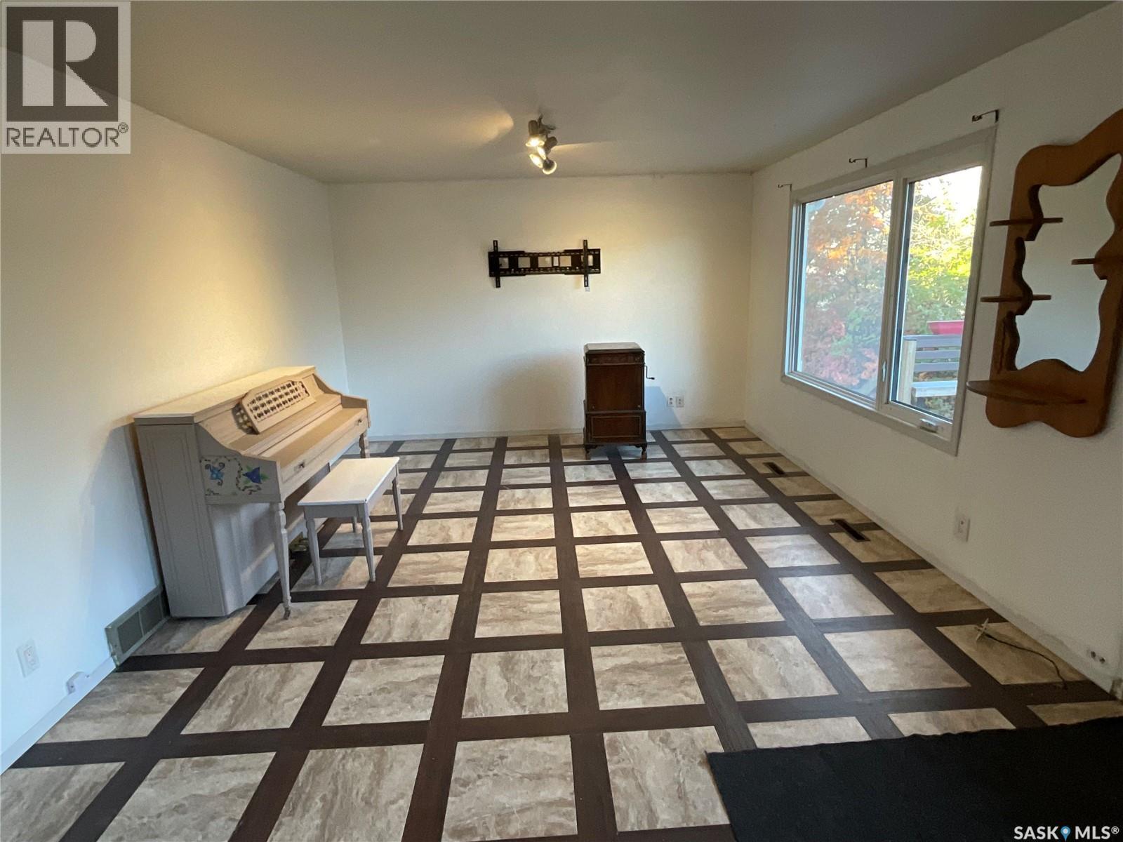 67 Central Street, Weldon, SK - Indoor Photo Showing Other Room