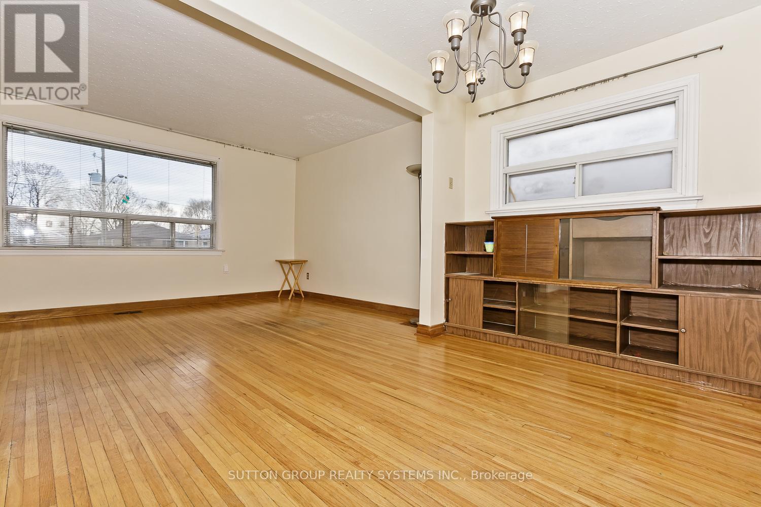 11 Helsby Crescent, Toronto, ON - Indoor Photo Showing Other Room