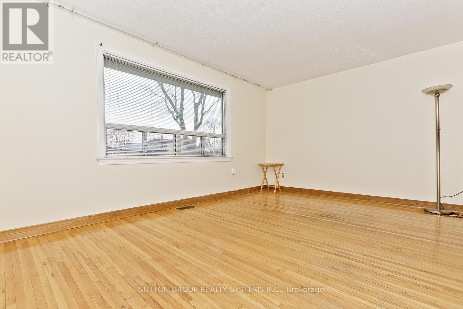 11 Helsby Crescent, Toronto, ON - Indoor Photo Showing Other Room
