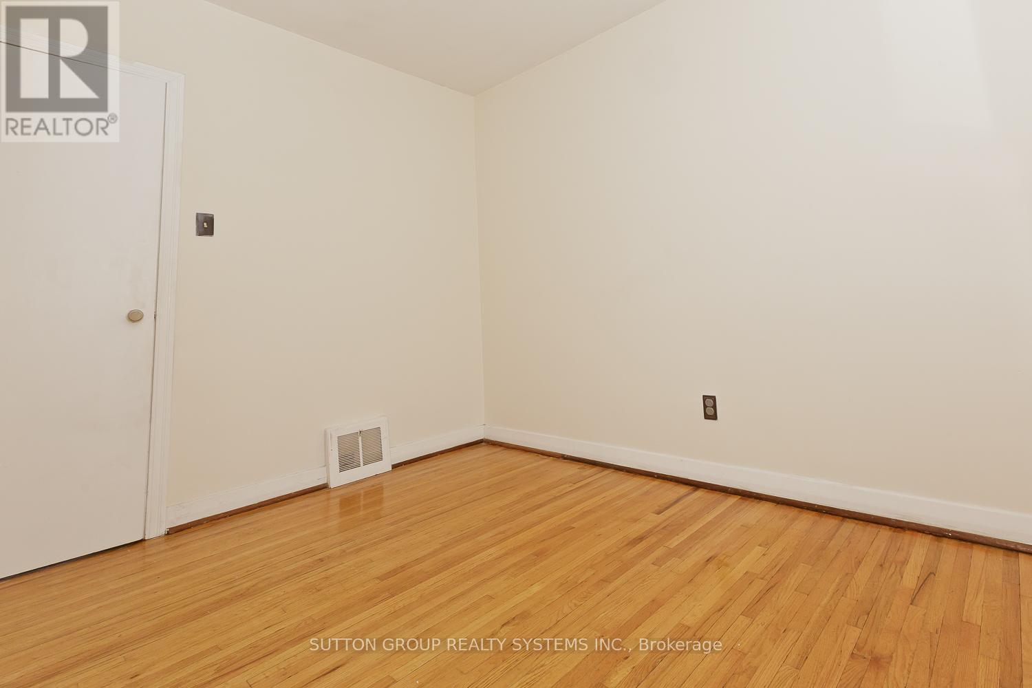 11 Helsby Crescent, Toronto, ON - Indoor Photo Showing Other Room