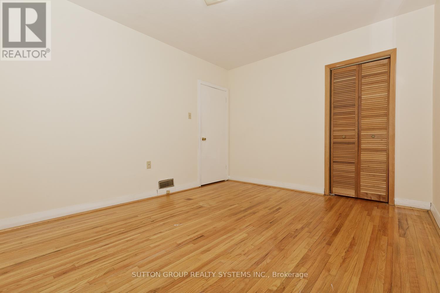 11 Helsby Crescent, Toronto, ON - Indoor Photo Showing Other Room