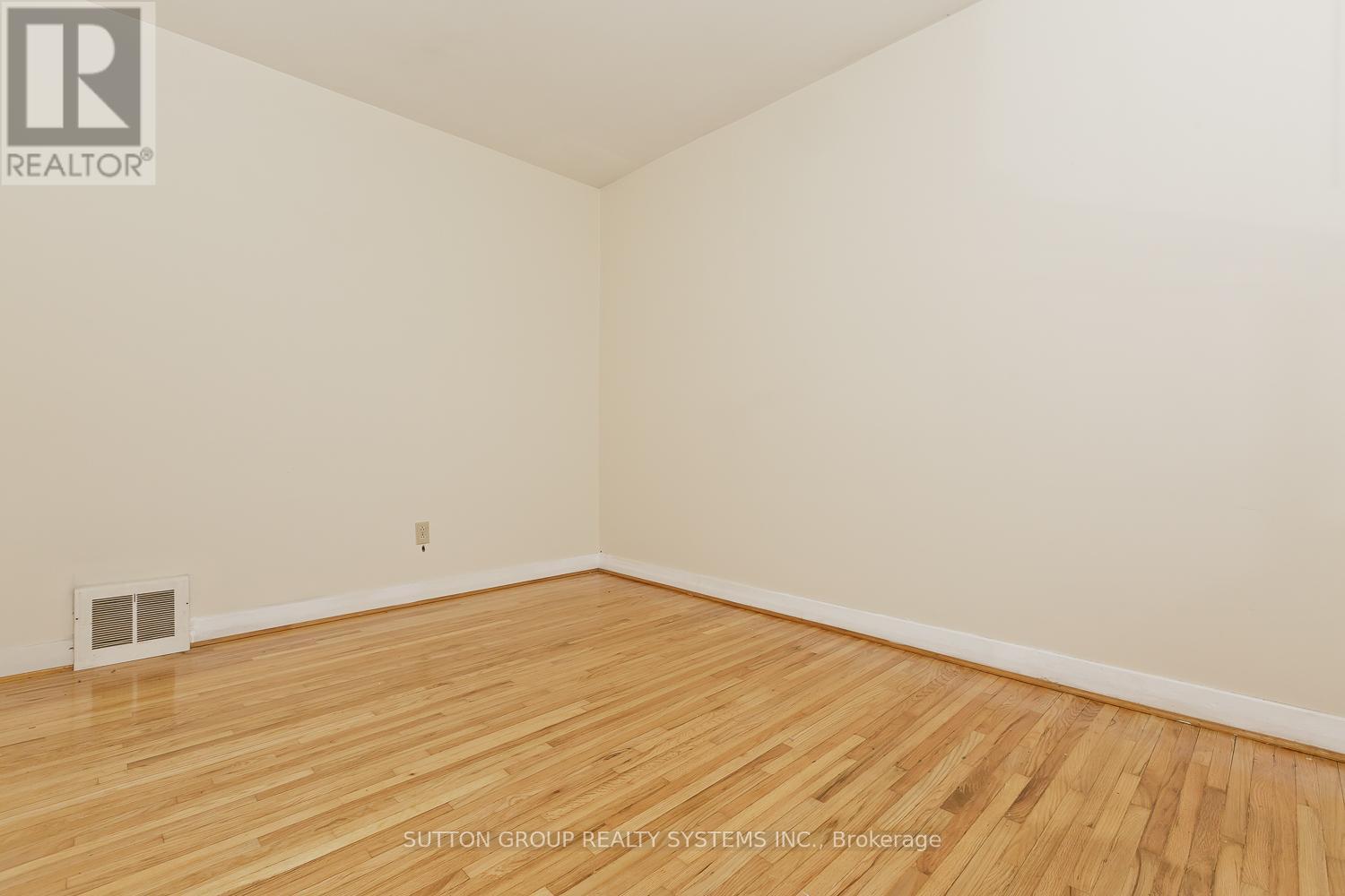 11 Helsby Crescent, Toronto, ON - Indoor Photo Showing Other Room