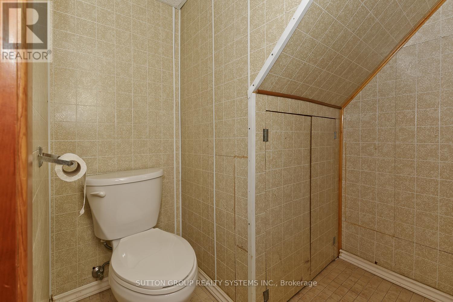 11 Helsby Crescent, Toronto, ON - Indoor Photo Showing Bathroom