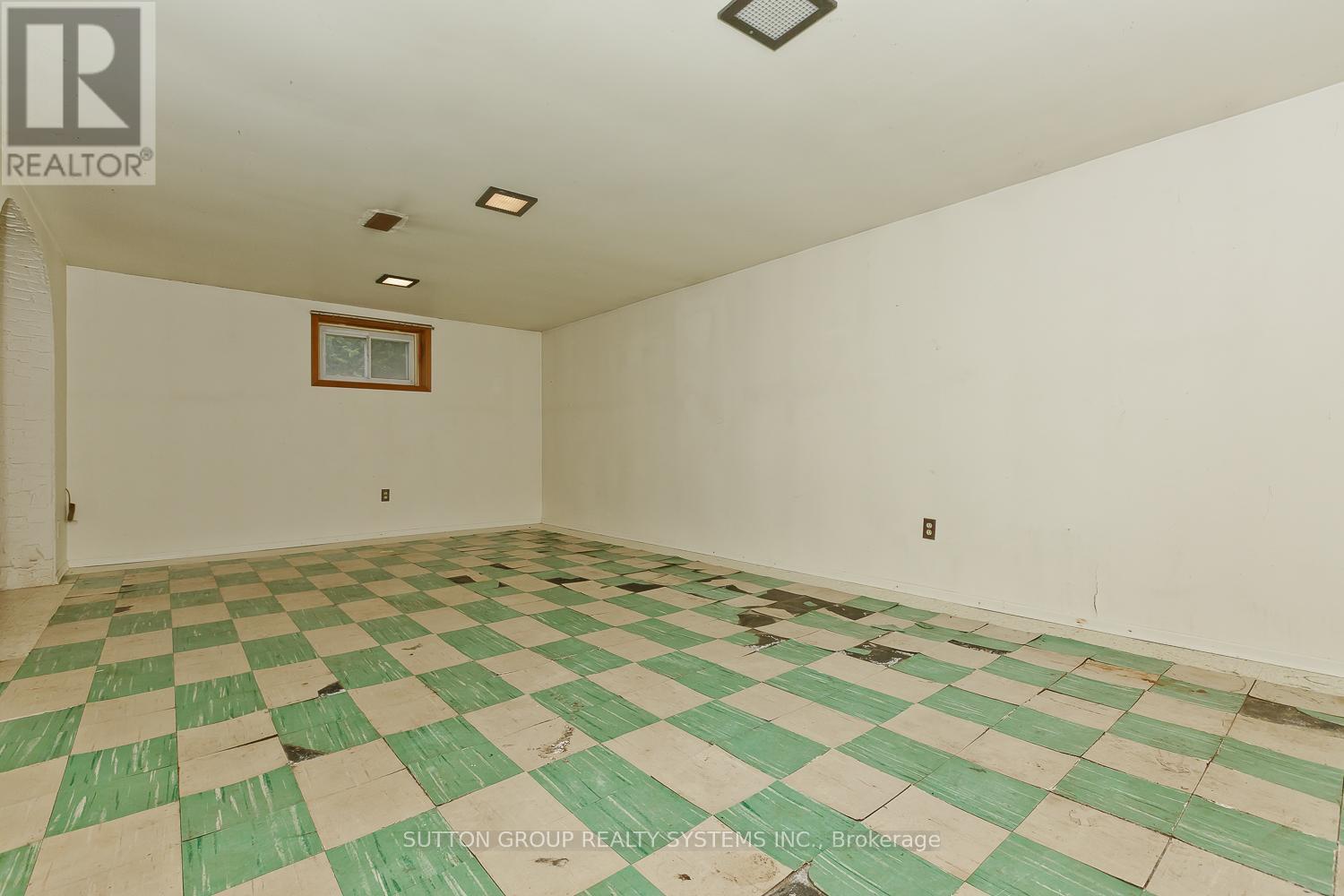 11 Helsby Crescent, Toronto, ON - Indoor Photo Showing Other Room