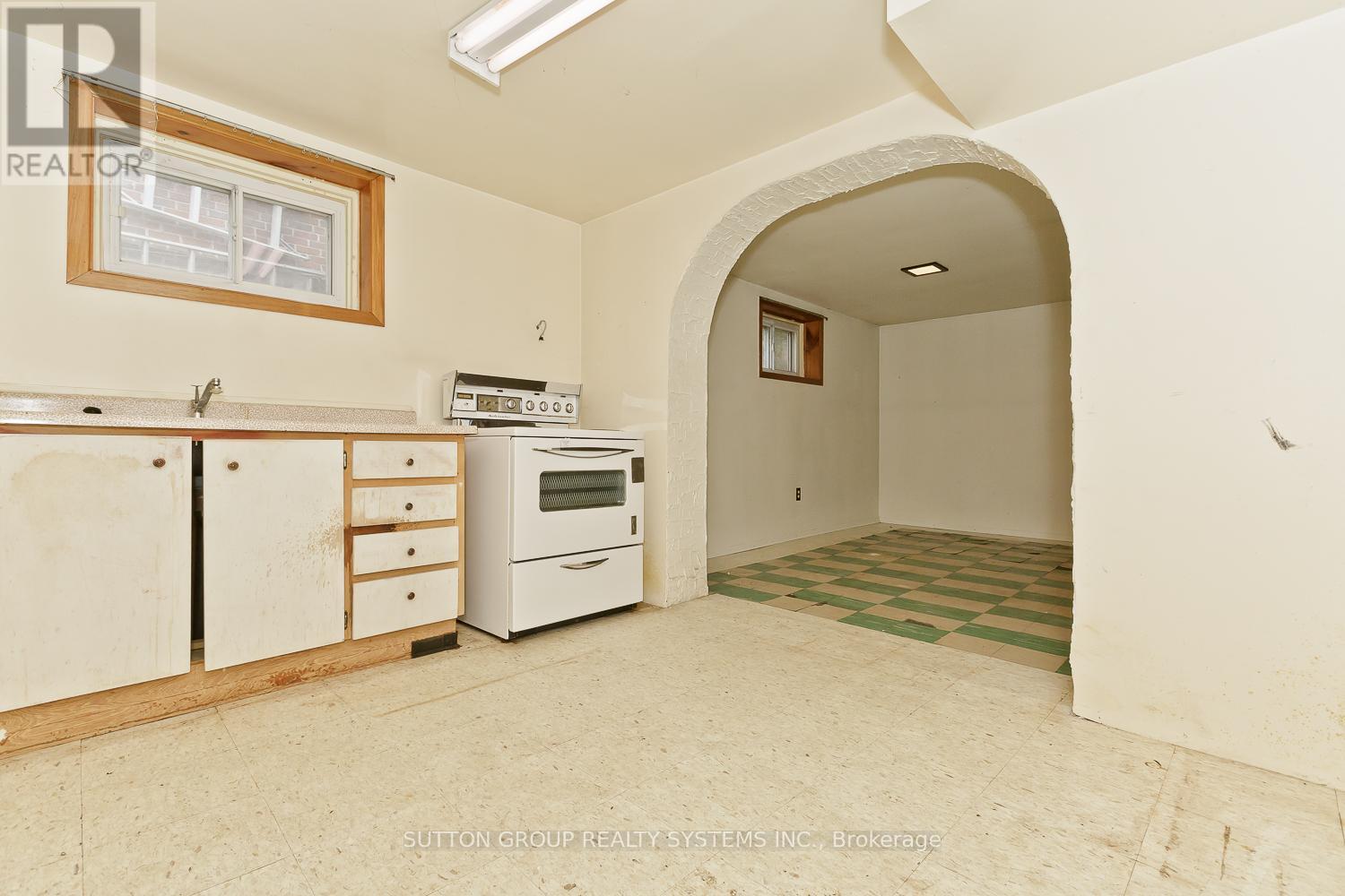 11 Helsby Crescent, Toronto, ON - Indoor