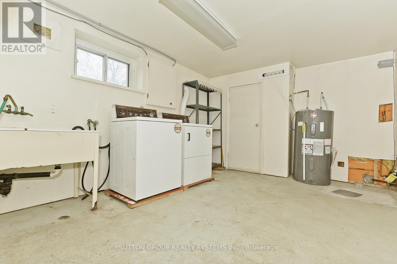 11 Helsby Crescent, Toronto, ON - Indoor Photo Showing Laundry Room