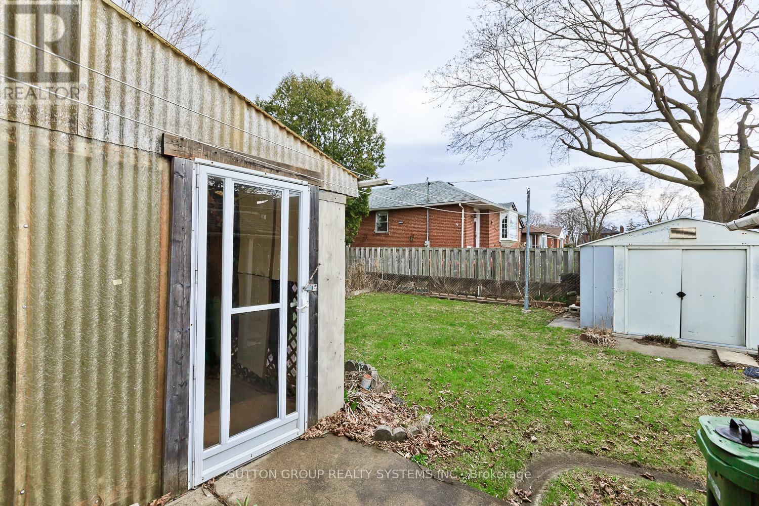 11 Helsby Crescent, Toronto, ON - Outdoor