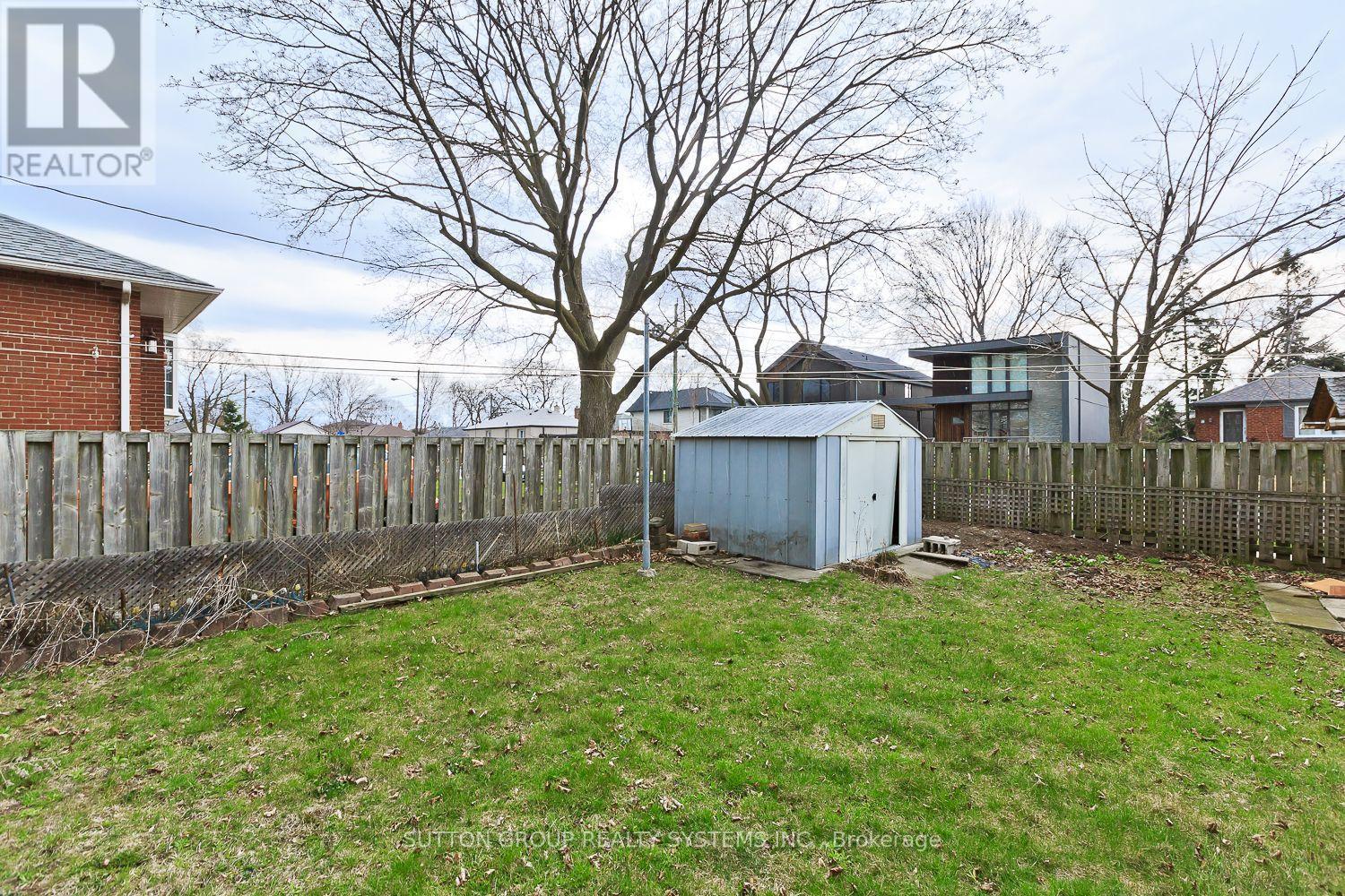 11 Helsby Crescent, Toronto, ON - Outdoor