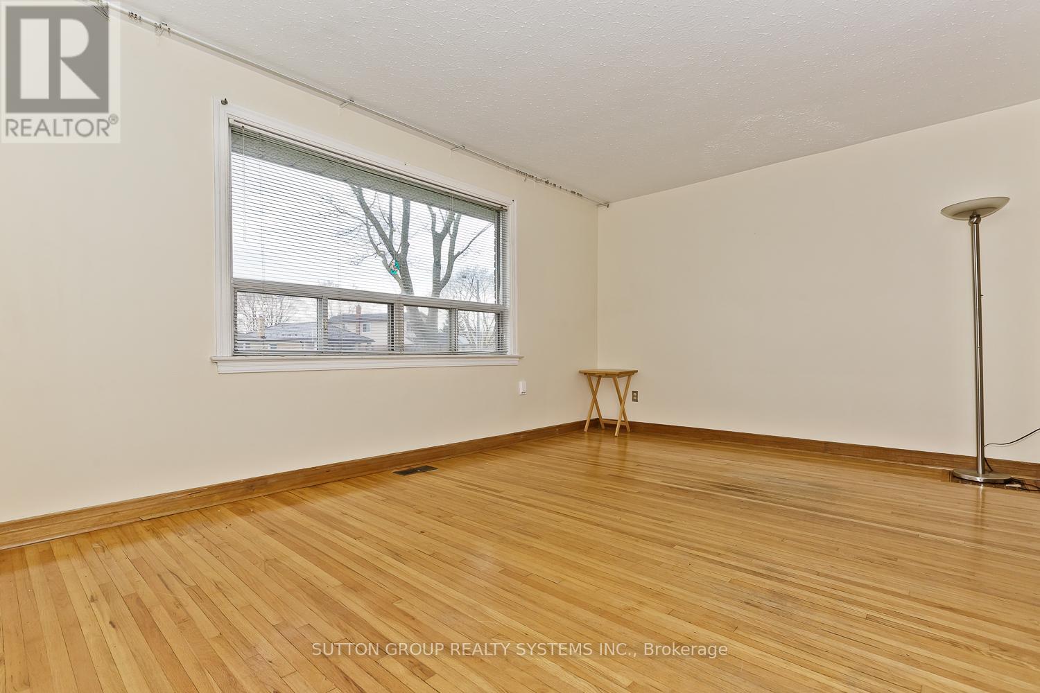 11 Helsby Crescent, Toronto, ON - Indoor Photo Showing Other Room