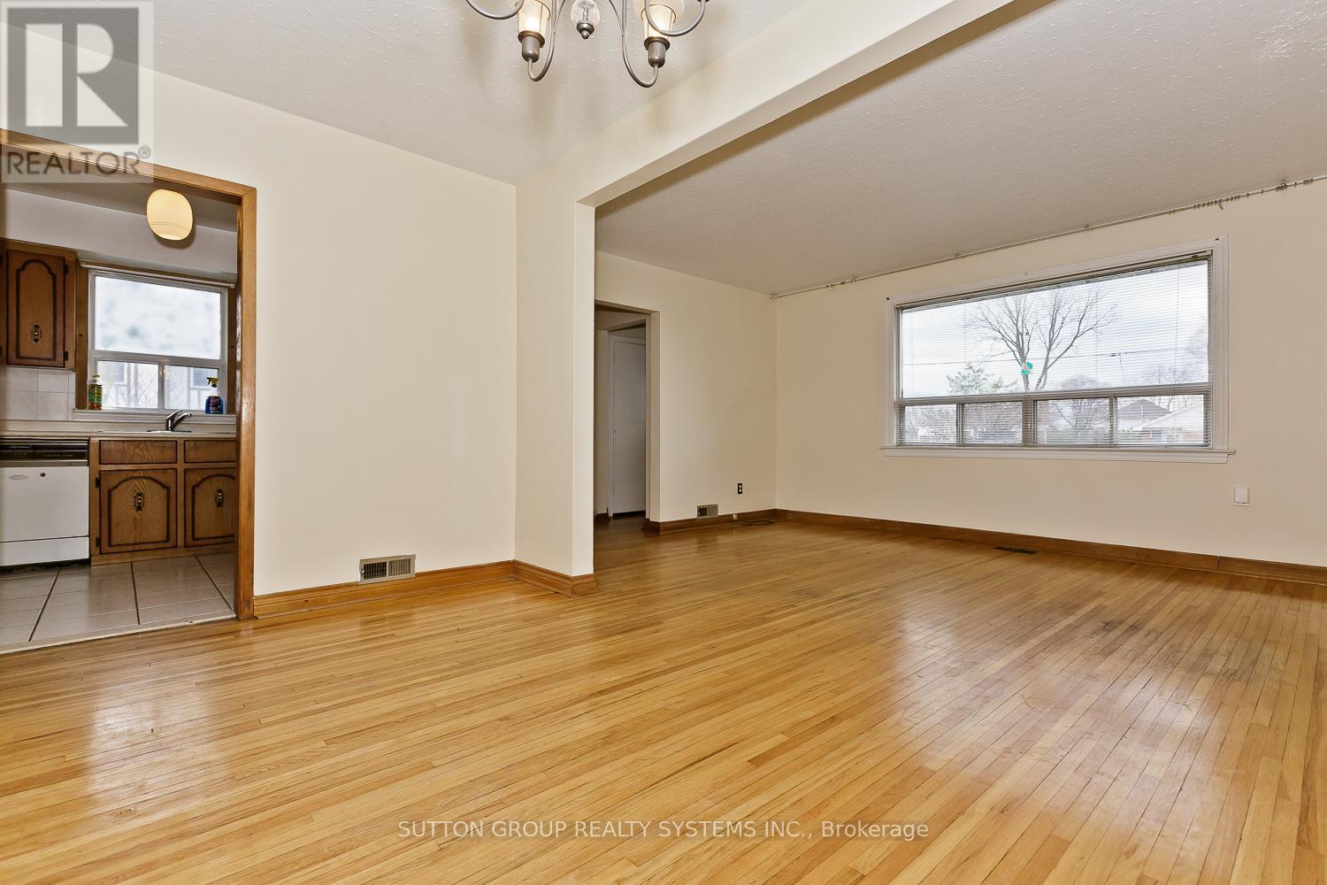 11 Helsby Crescent, Toronto, ON - Indoor