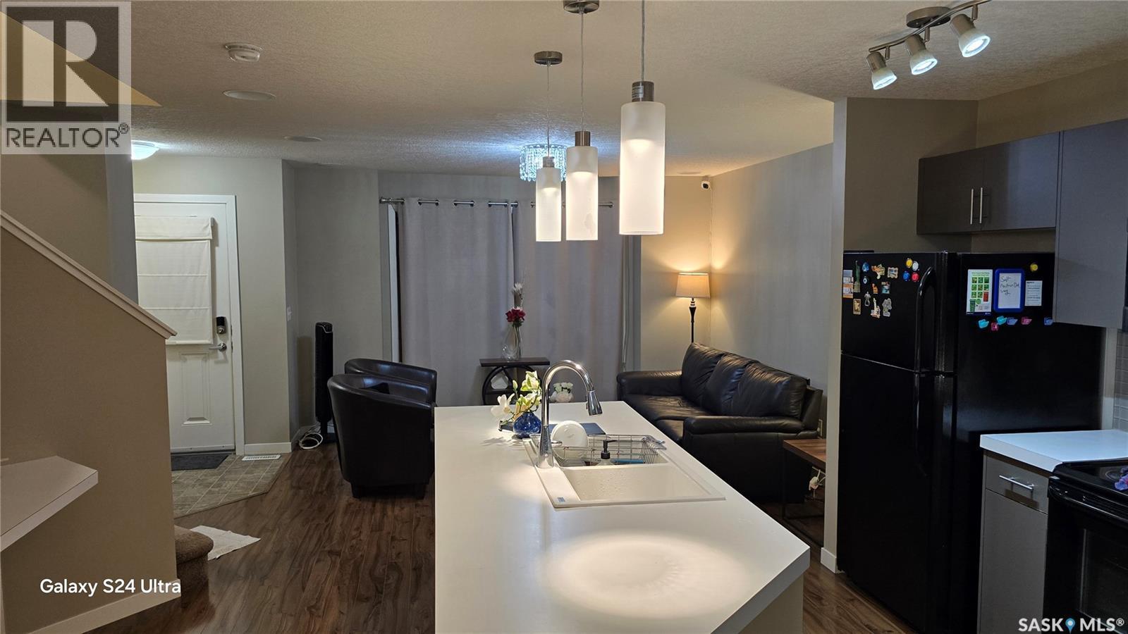 5110 Mitchinson Way, Regina, SK - Indoor Photo Showing Kitchen