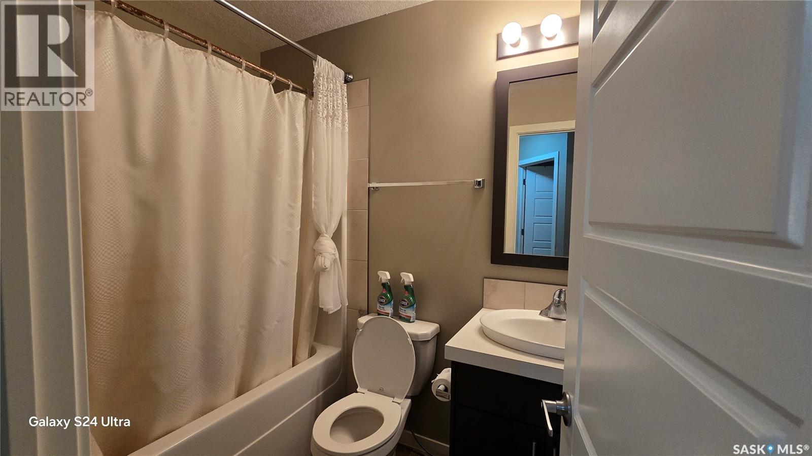 5110 Mitchinson Way, Regina, SK - Indoor Photo Showing Bathroom
