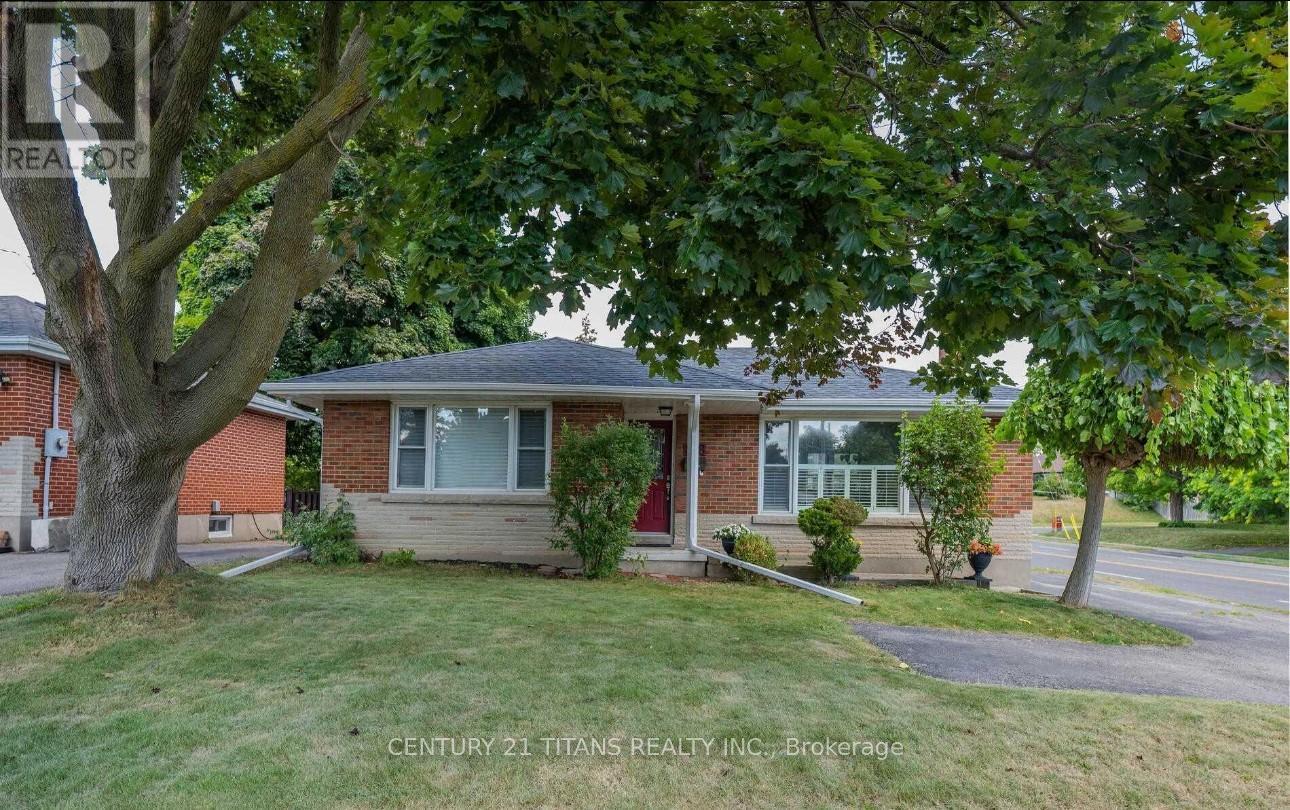 (Main) - 808 Eastglen Drive, Oshawa, ON - Outdoor