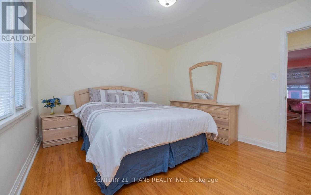 (Main) - 808 Eastglen Drive, Oshawa, ON - Indoor Photo Showing Bedroom