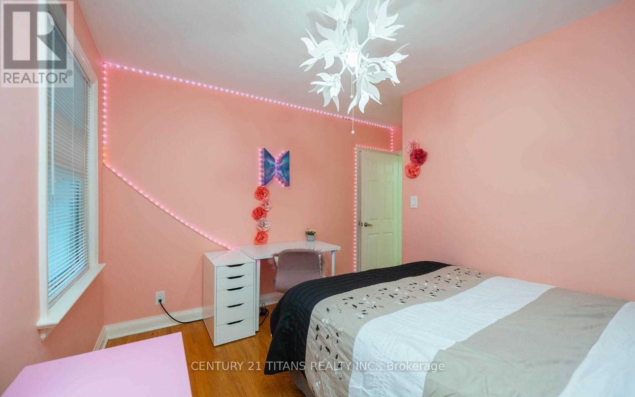 (Main) - 808 Eastglen Drive, Oshawa, ON - Indoor Photo Showing Bedroom