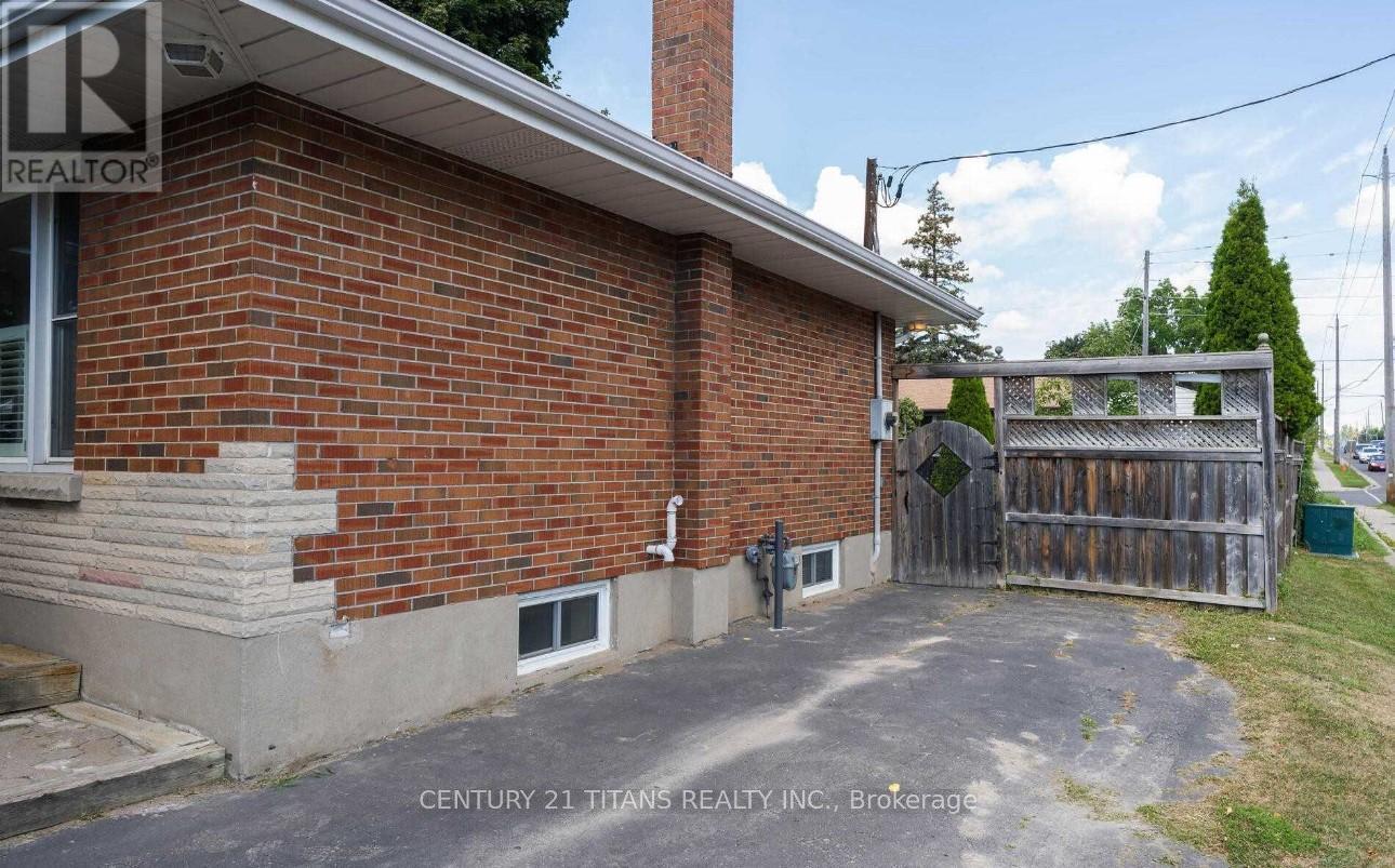 (Main) - 808 Eastglen Drive, Oshawa, ON - Outdoor With Exterior