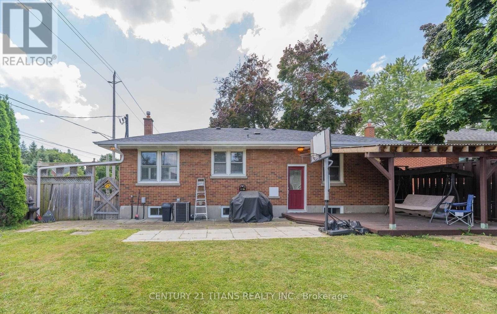 (Main) - 808 Eastglen Drive, Oshawa, ON - Outdoor With Deck Patio Veranda