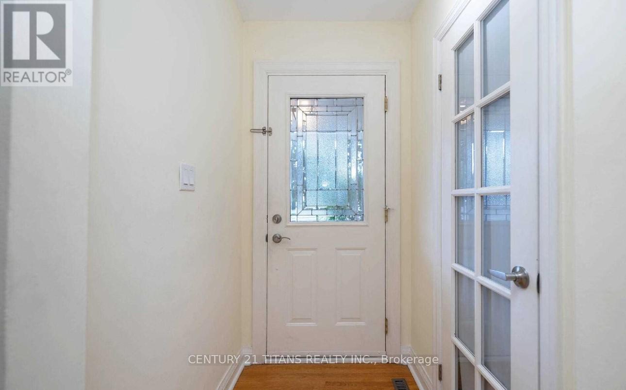 (Main) - 808 Eastglen Drive, Oshawa, ON - Indoor Photo Showing Other Room