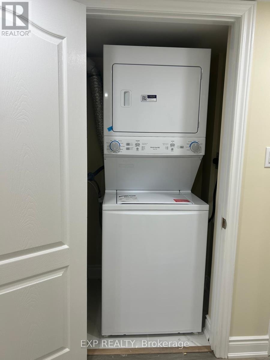 Bsmt - 10 Alicewood Grove, Brampton, ON - Indoor Photo Showing Laundry Room