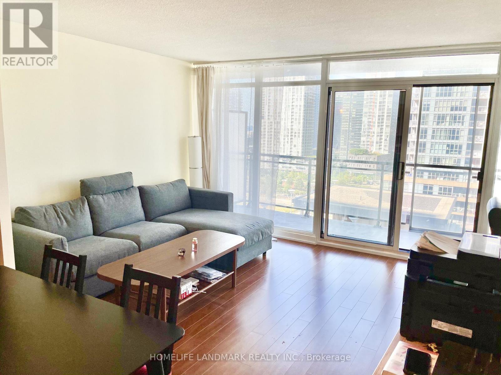 1610 - 8 Telegram Mews, Toronto, ON - Indoor Photo Showing Living Room