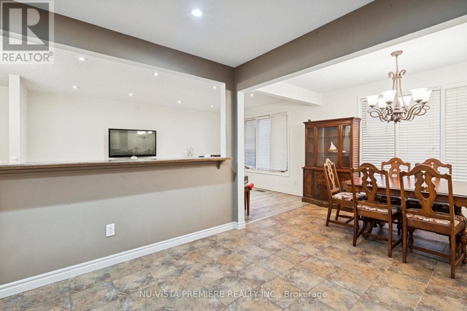 1 Osijek Crescent, Brantford, ON - Indoor Photo Showing Dining Room