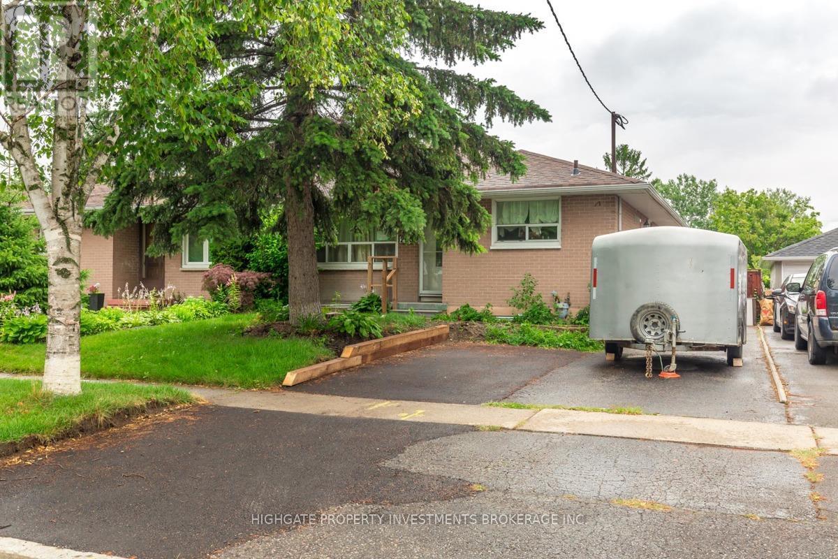 Lower - 265 Trent Street, Oshawa, ON - Outdoor