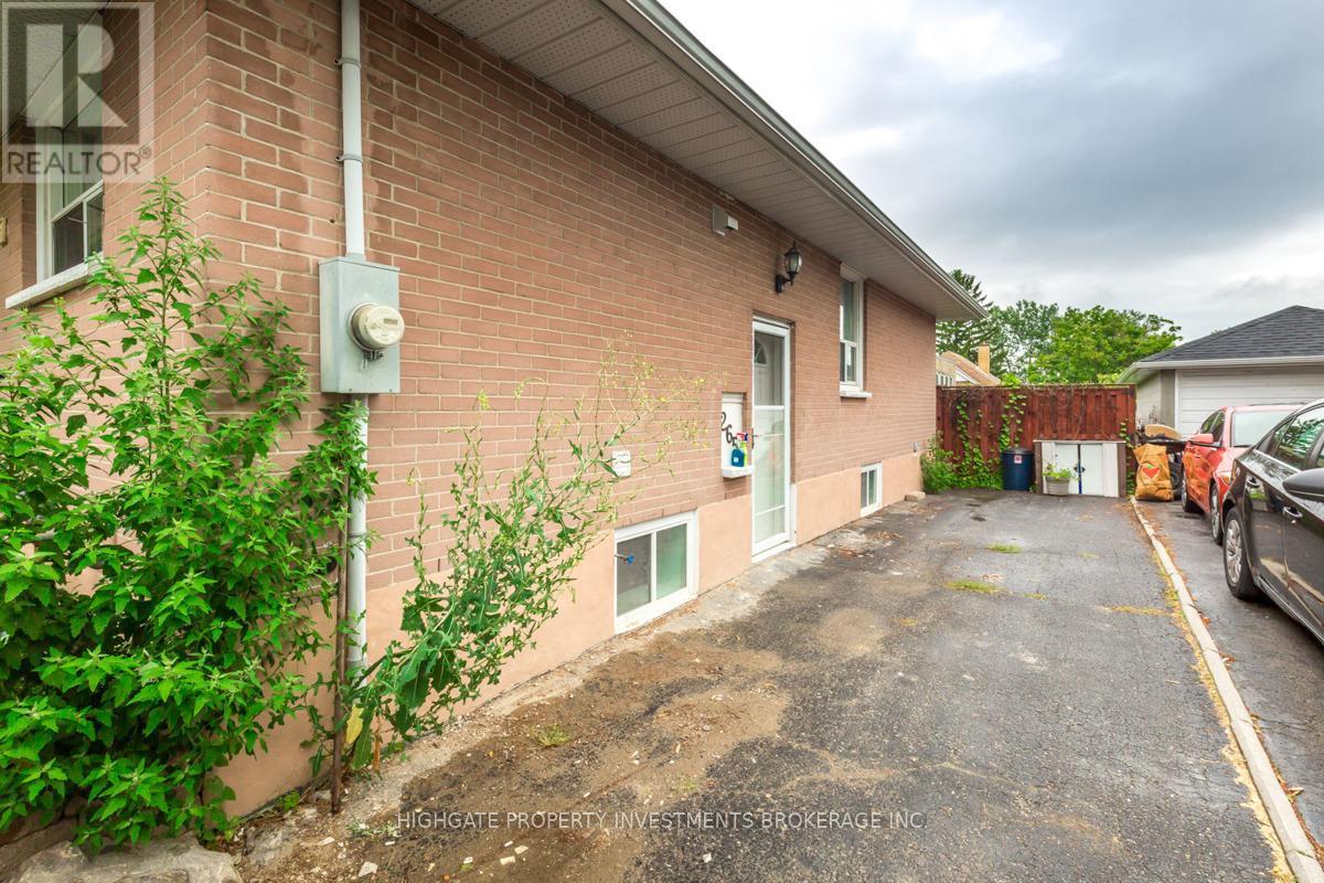 Lower - 265 Trent Street, Oshawa, ON - Outdoor With Exterior